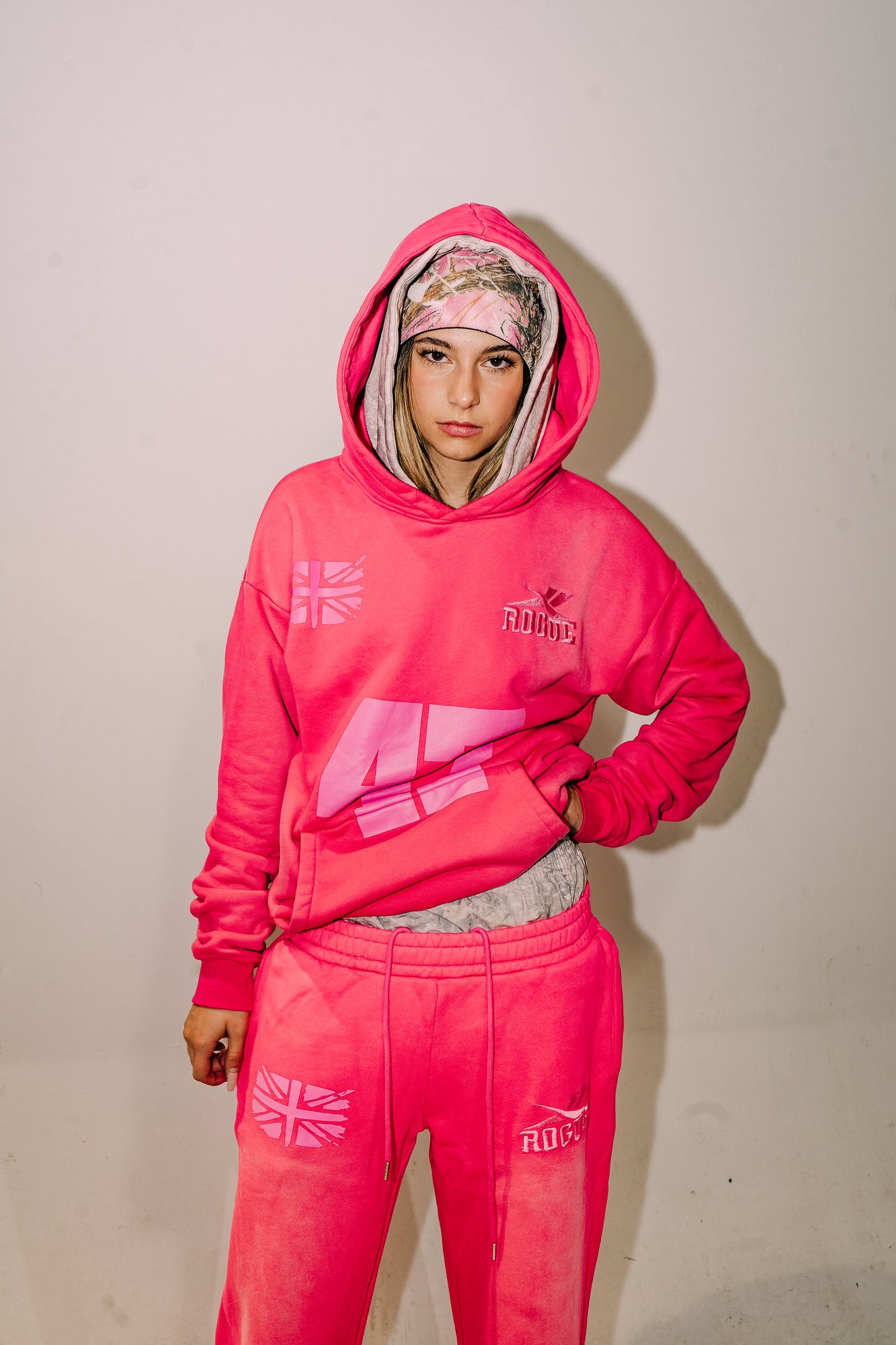ROGUE HOODIE PINK